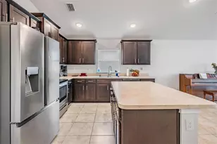 14916 Imperial Purple Ln, Wimauma, FL 33598 - Photo 4