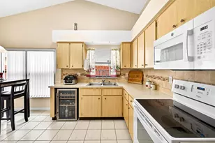 11215 Clayridge Dr, Tampa, FL 33635 - Photo 8