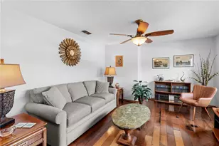 2335 Pine Tree Ct, Kissimmee, FL 34744 - Photo 10