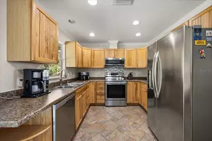 2780 Lake Vista Dr, Kissimmee, FL 34744 - Photo 8