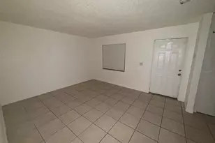 719 Michigan Ct, Saint Cloud, FL 34769 - Photo 4