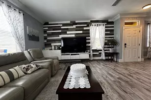 3998 Pemberly Pines Cir, Saint Cloud, FL 34769 - Photo 4