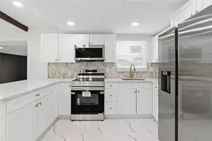 7620 Dennison Dr, Tampa, FL 33619 - Photo 10