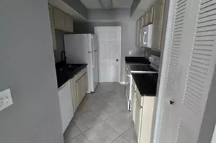 8 W Marbrisa Way, Kissimmee, FL 34743 - Photo 4