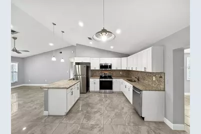 3239 Cottonwood Court, Kissimmee, FL 34746 - Photo 6