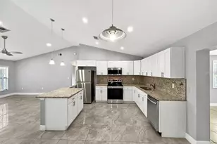 3239 Cottonwood Ct, Kissimmee, FL 34746 - Photo 6