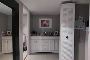 661 NE 195th St, Miami, FL 33179 - Photo 16