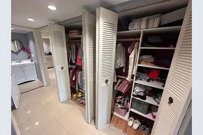 661 NE 195th Street #402, Miami, FL 33179 - Photo 4