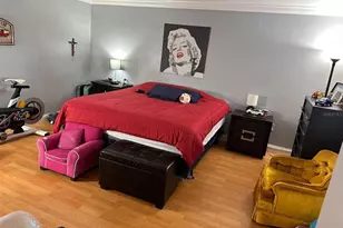 661 NE 195th St, Miami, FL 33179 - Photo 2