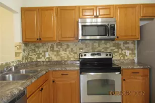 50 Silver Falls Cir, Kissimmee, FL 34743 - Photo 4