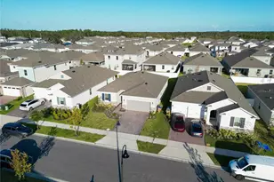 1177 Fox Hedge Ln, Saint Cloud, FL 34771 - Photo 4