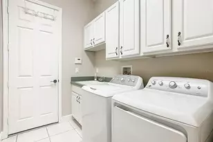 915 San Raphael St, Poinciana, FL 34759 - Photo 46