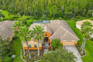 915 San Raphael St, Poinciana, FL 34759 - Photo 1