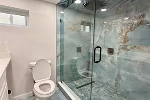 8117 Bay Dr, Tampa, FL 33635 - Photo 18