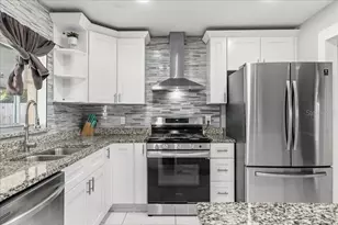 7641 Compass Dr, Orlando, FL 32810 - Photo 10