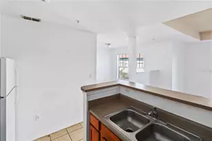 3714 Palm Desert Ln, Orlando, FL 32839 - Photo 10