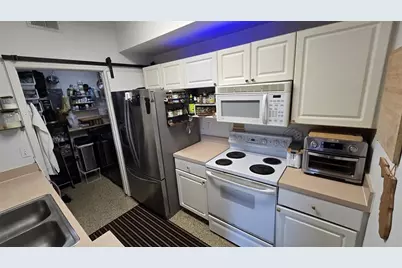 5512 Metrowest Boulevard #202, Orlando, FL 32811 - Photo 14