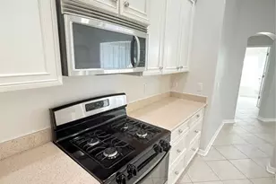 6817 Cromwell Garden Dr, Apollo Beach, FL 33572 - Photo 10