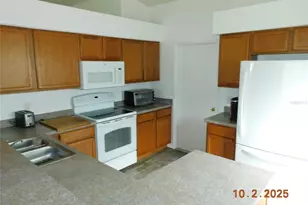 2542 Camphorwood Cir, Kissimmee, FL 34744 - Photo 2