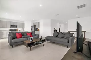 285 White Heron Wy, Saint Cloud, FL 34772 - Photo 2