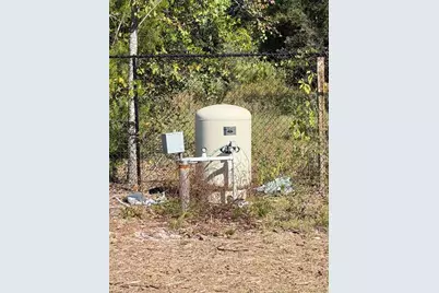 361 Peach Tree Dr, Spring Hill, FL 34608 - Photo 2