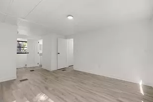 112 E McClendon St, Lady Lake, FL 32159 - Photo 14