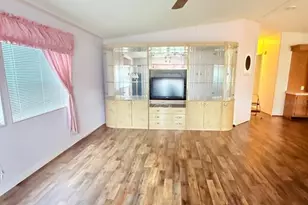 220 Ellsworth Dr, Kissimmee, FL 34758 - Photo 8