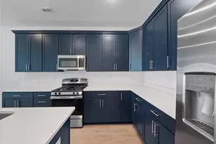 15166 Blue Peacock Ln, Winter Garden, FL 34787 - Photo 4