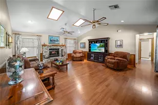4450 Pine Tree Dr, Saint Cloud, FL 34772 - Photo 4