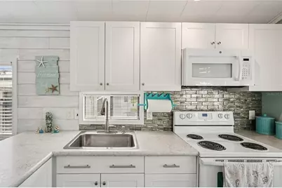 226 Lancer Drive, Nokomis, FL 34275 - Photo 6