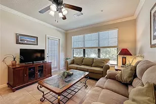 902 Charo Pkwy, Davenport, FL 33897 - Photo 10