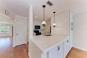 5705 Avista Dr, Sarasota, FL 34243 - Photo 16