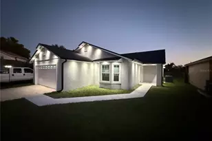 128 Sandalwood Dr, Kissimmee, FL 34743 - Photo 4