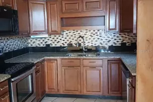 417 Club Cir, Lakeshore, FL 33854 - Photo 12