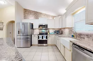 4775 Jay Dr, Saint Cloud, FL 34772 - Photo 10