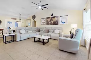 4775 Jay Dr, Saint Cloud, FL 34772 - Photo 4