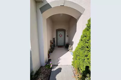 1638 Chatsworth Circle, Saint Cloud, FL 34771 - Photo 2