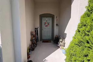 1638 Chatsworth Cir, Saint Cloud, FL 34771 - Photo 2