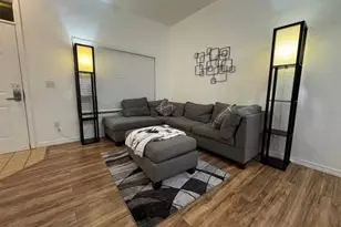 4563 Yellowgold Rd E, Kissimmee, FL 34746 - Photo 4