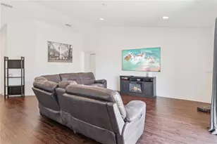 140 Solis Dr, Winter Haven, FL 33880 - Photo 6