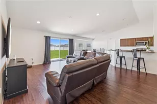 140 Solis Dr, Winter Haven, FL 33880 - Photo 10