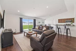 140 Solis Dr, Winter Haven, FL 33880 - Photo 10