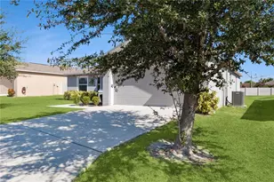 140 Solis Dr, Winter Haven, FL 33880 - Photo 4