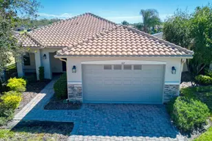 307 Monterey St, Poinciana, FL 34759 - Photo 2