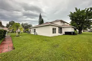 14572 Laguna Beach Cir, Orlando, FL 32824 - Photo 10