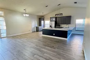 1027 Whittier Cir, Oviedo, FL 32765 - Photo 2