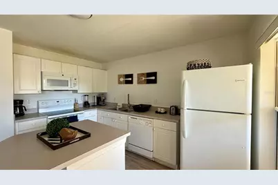 2710 Club Cortile Cir, Kissimmee, FL 34746 - Photo 4