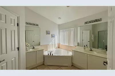 2710 Club Cortile Cir, Kissimmee, FL 34746 - Photo 8