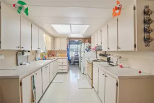 35144 Ada Ave, Zephyrhills, FL 33541 - Photo 16
