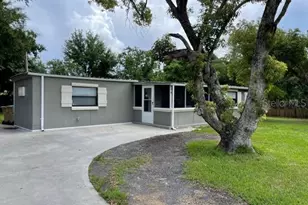 305 E Miami Terrace, Kissimmee, FL 34741 - Photo 2